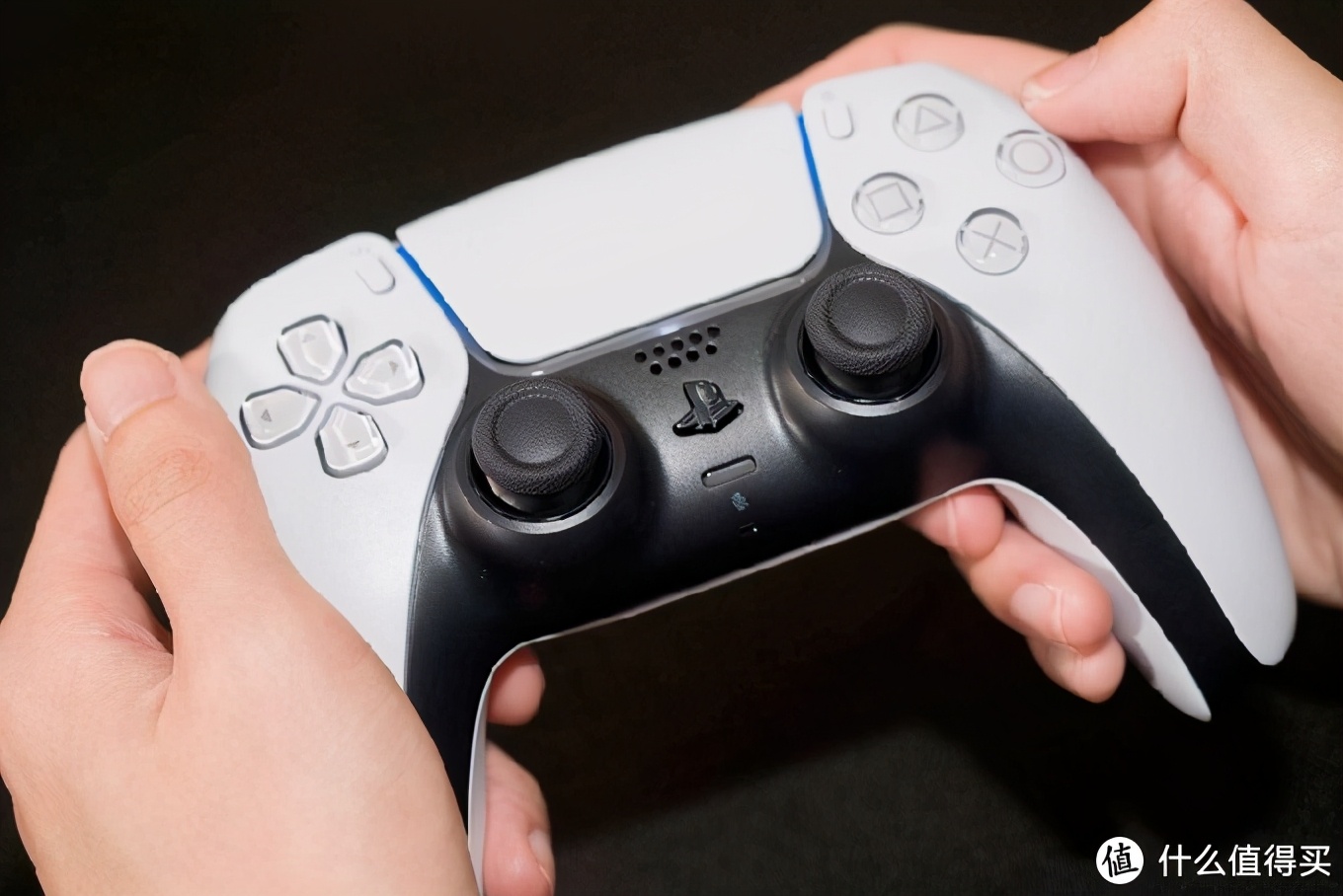 PlayStation 5硬件参数_玩ps4比较合适的屏_DualSense手柄体验反馈