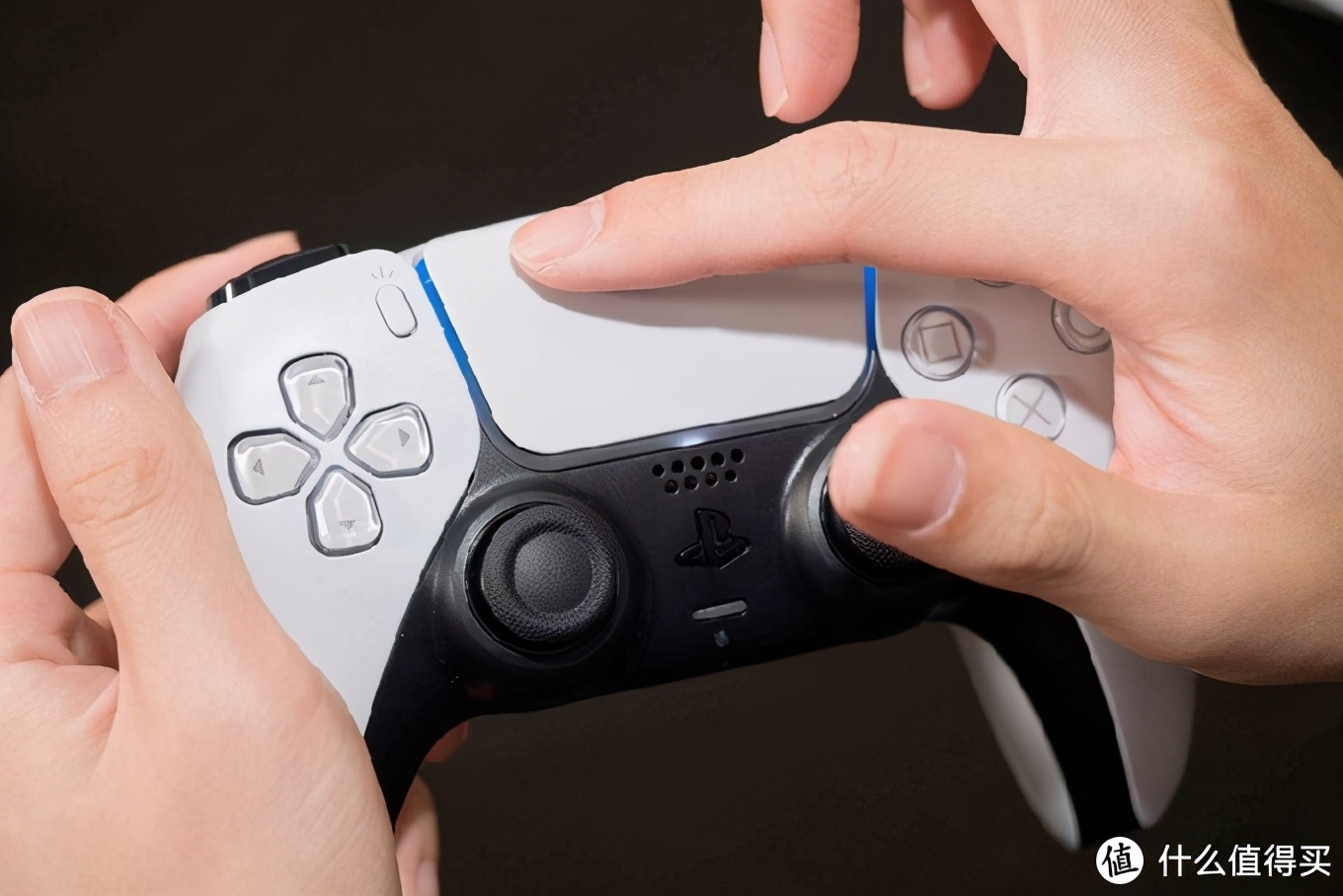 PlayStation 5硬件参数_玩ps4比较合适的屏_DualSense手柄体验反馈