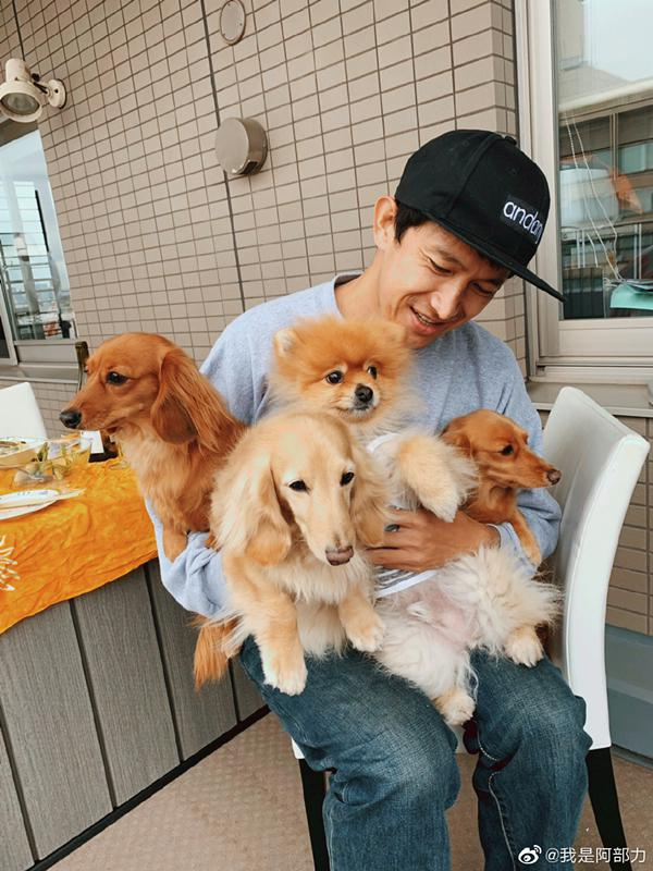 她与影后同名,嫁日版F4后息影却遭劈腿,如今独自带子定居国外