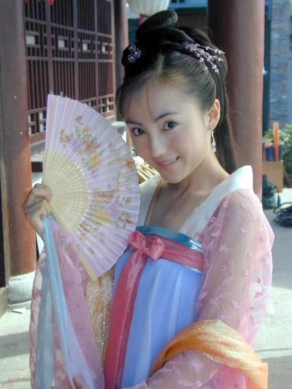 一个快被遗忘的女演员,30岁嫁日本演员被抛弃,才39岁就不拍戏了