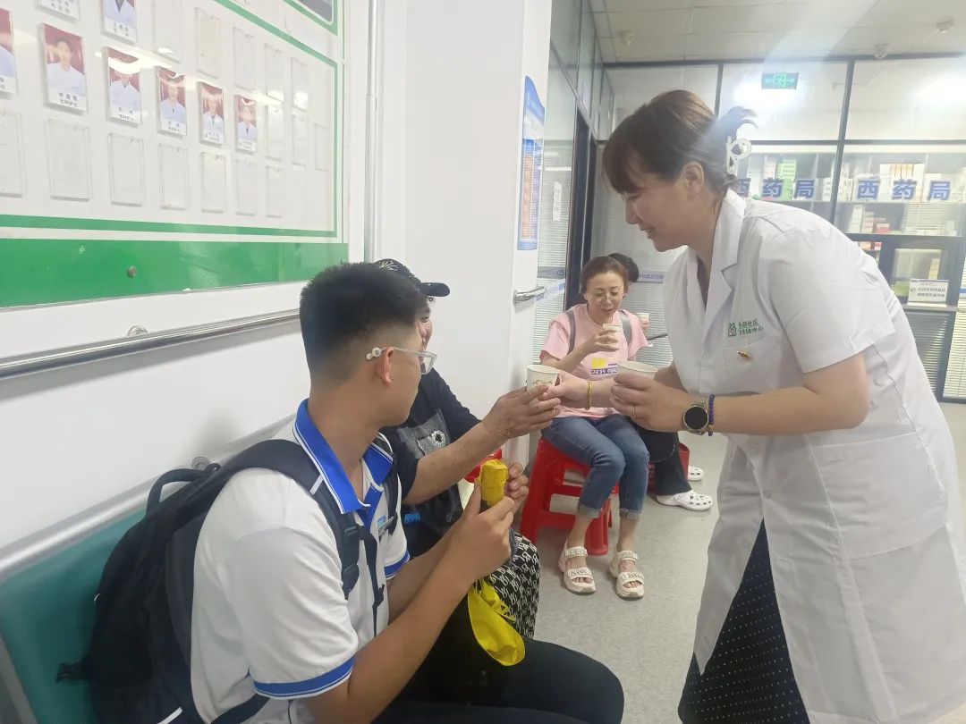 中医药知识宣传栏照片_振兴区公立医疗机构 便民中药茶饮 服务点_振兴区中医药文化科普宣传栏