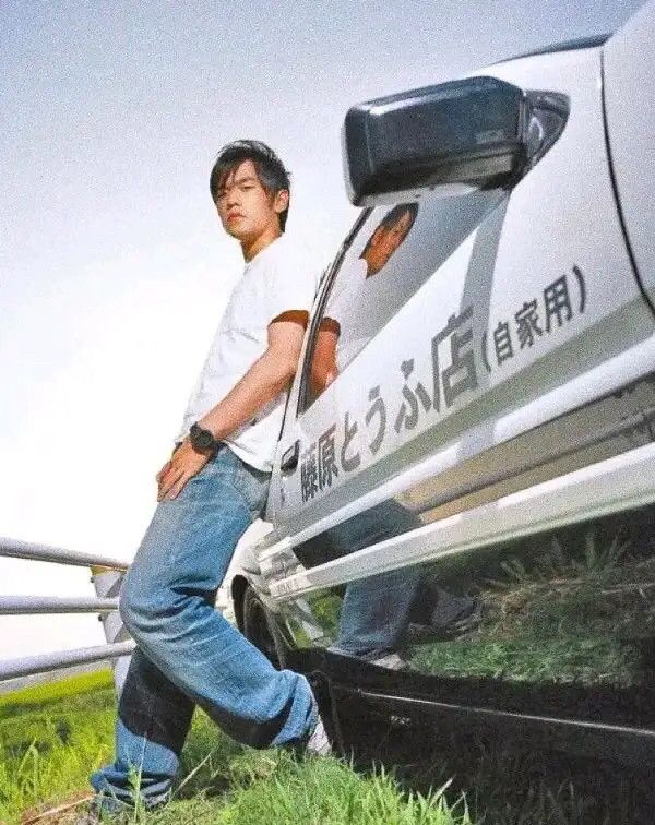 王俊凯为偶像庆生手绘祝福_:周杰伦王俊凯AE86_王俊凯画ae86为周杰伦庆生