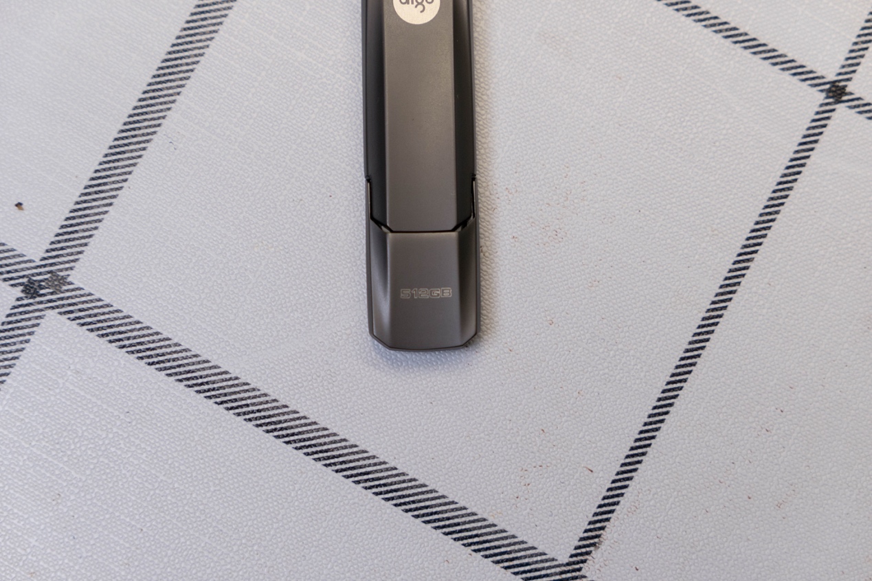 爱国者固态U盘_固态U盘优点缺点_u盘里的游戏能储存吗