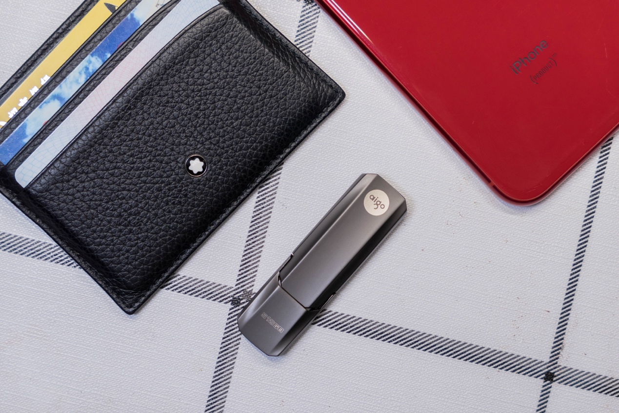 爱国者固态U盘_固态U盘优点缺点_u盘里的游戏能储存吗