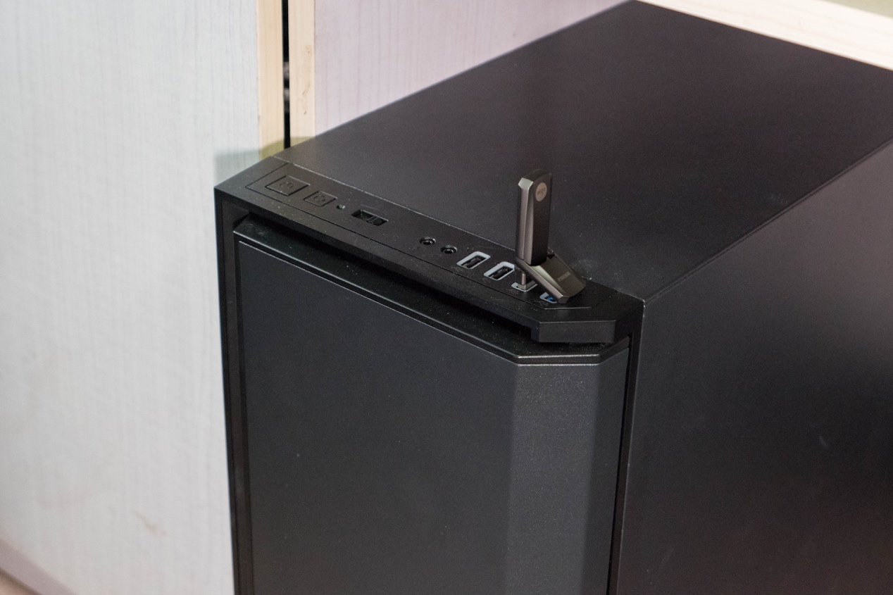 爱国者固态U盘_固态U盘优点缺点_u盘里的游戏能储存吗