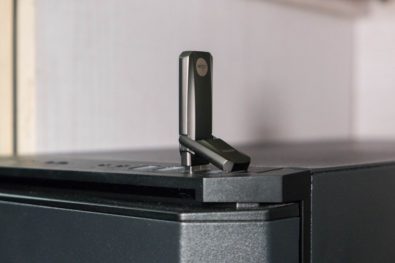 固态U盘优点缺点_爱国者固态U盘_u盘里的游戏能储存吗