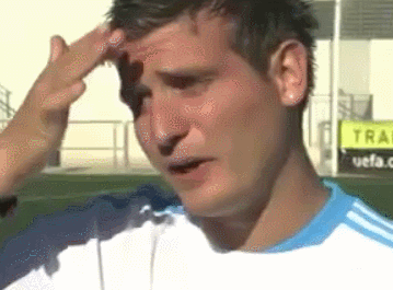 少年足球技术与训练完全图解_头球基础技术动作_头球最佳位置