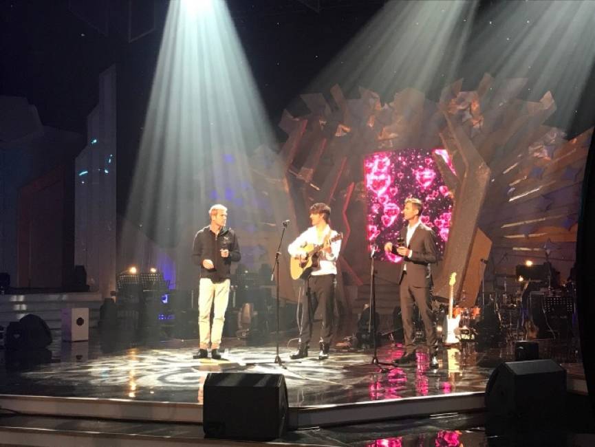 迈克学摇滚是北欧_迈克学摇滚Take Me To Your Heart 翻唱张学友