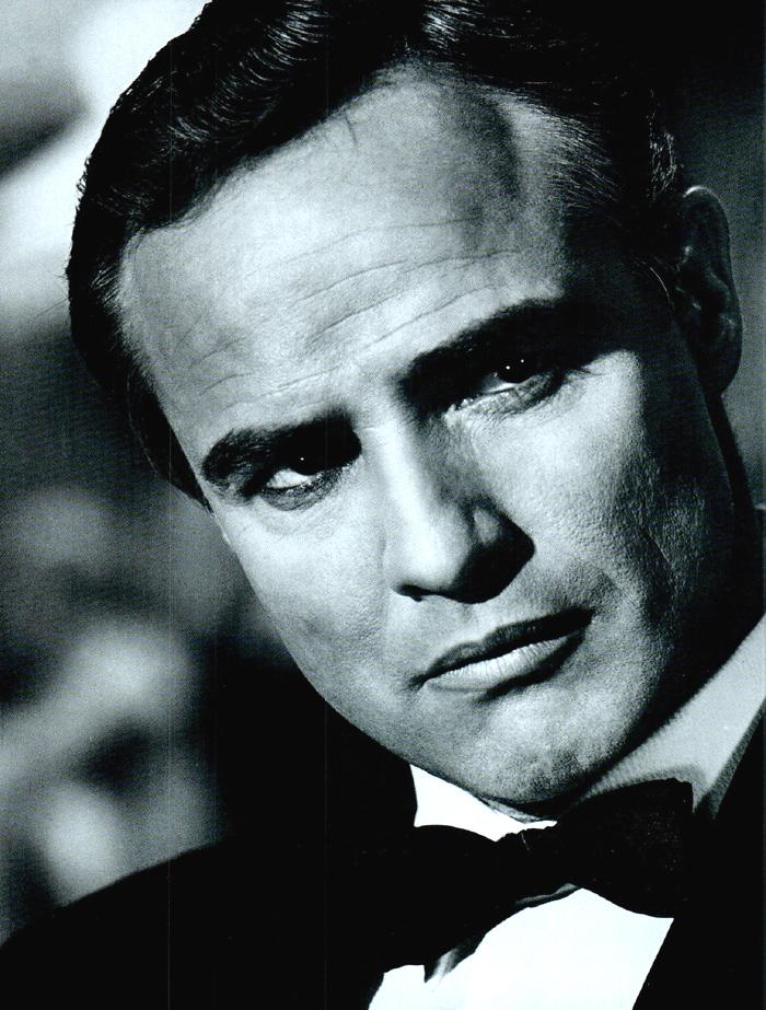 马龙·白兰度表演风格研究_马龙·白兰度演教父时多大年纪_马龙·白兰度演技创新