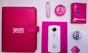 AH婚礼的伴手礼包括Angelababy代言的手机