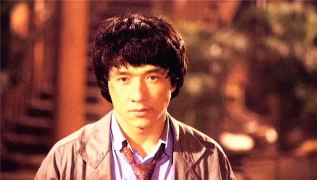 a计划给成龙替身的是谁_A计划续集 关之琳 张曼玉 刘嘉玲 成龙 警察故事系列 香港电影新浪潮 戏内戏设计 精妙绝伦 张曼玉家 隐藏桥段 成