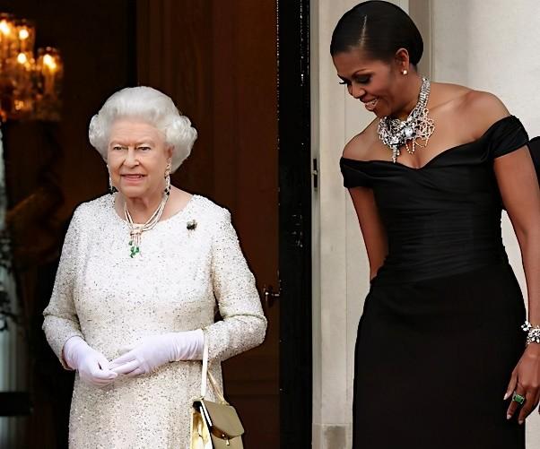 英国女王蜥蜴人，为何说英国皇室全是蜥蜴人（12年前搂着英女王触犯王室禁忌）