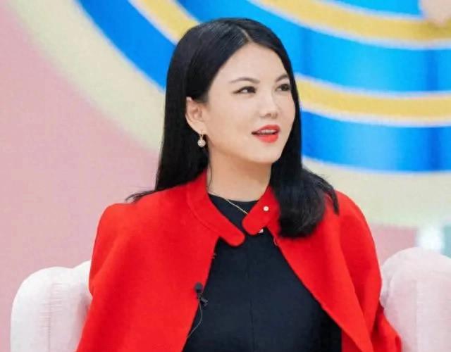 中国女明星变成巨人_刘亦菲身材变化_女明星年龄变化