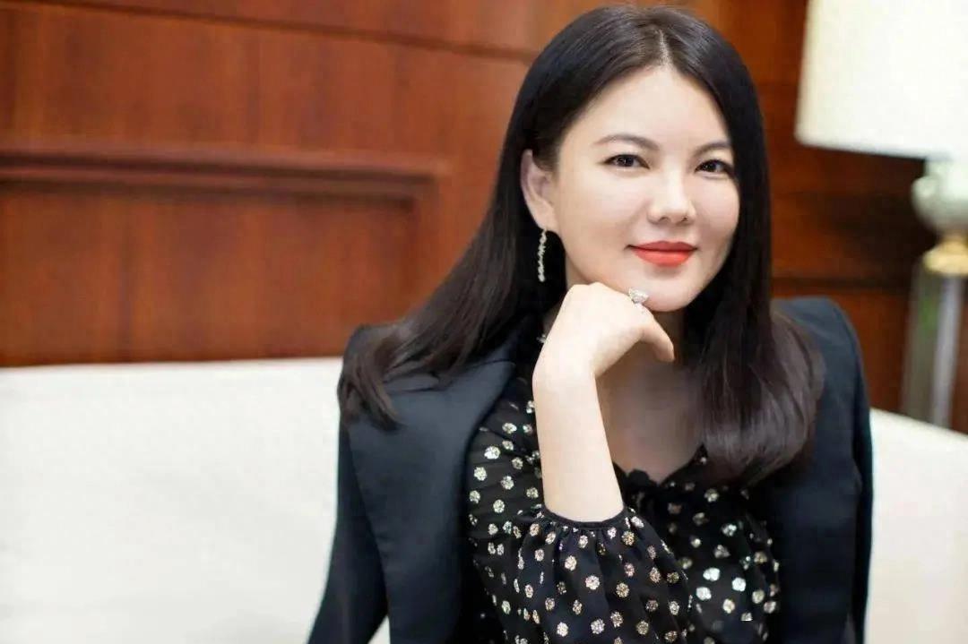 女明星年龄变化_刘亦菲身材变化_中国女明星变成巨人