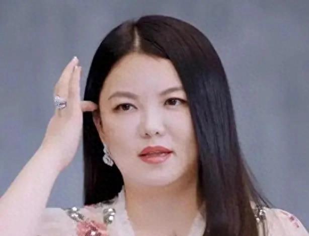 刘亦菲身材变化_中国女明星变成巨人_女明星年龄变化