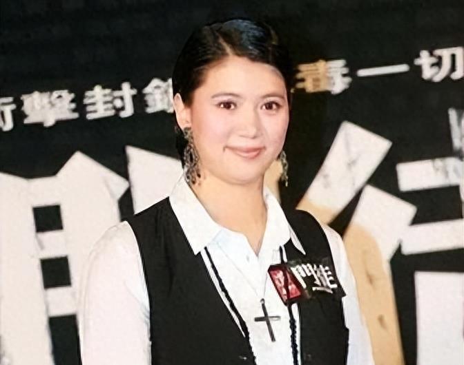 中国女明星变成巨人_刘亦菲身材变化_女明星年龄变化