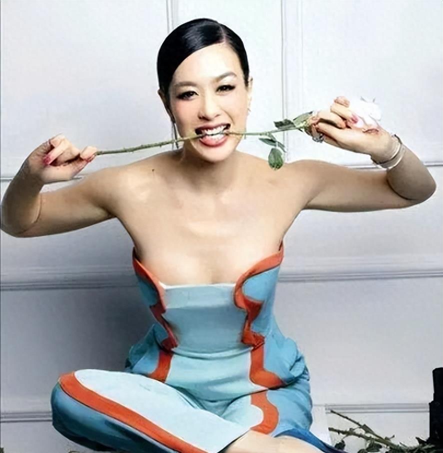 女明星年龄变化_中国女明星变成巨人_刘亦菲身材变化