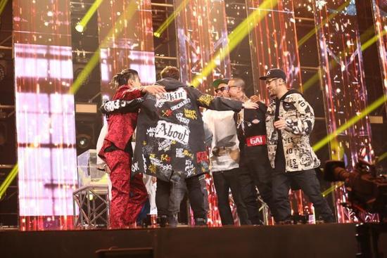 中国有嘻哈投票结果_嘻哈文化推广节目_中国有嘻哈GAI PG One双冠军