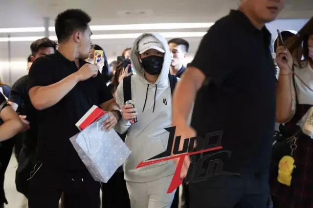 中国有嘻哈PG ONE GAI粉丝文化_中国有嘻哈投票结果_嘻哈音乐节演出市场发展