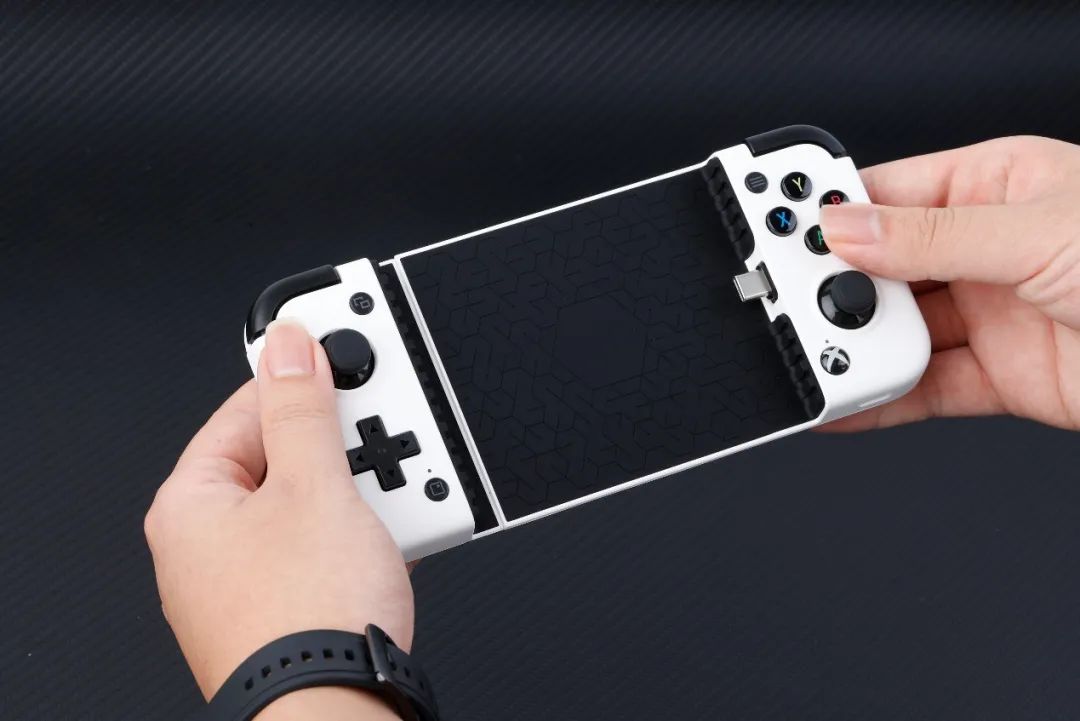 盖世小鸡X2 Pro手柄_X2 Pro-Xbox定制版手柄评测_球球大作战用手柄玩