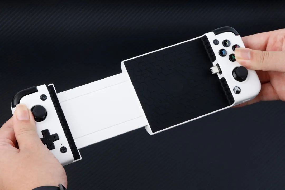 X2 Pro-Xbox定制版手柄评测_球球大作战用手柄玩_盖世小鸡X2 Pro手柄