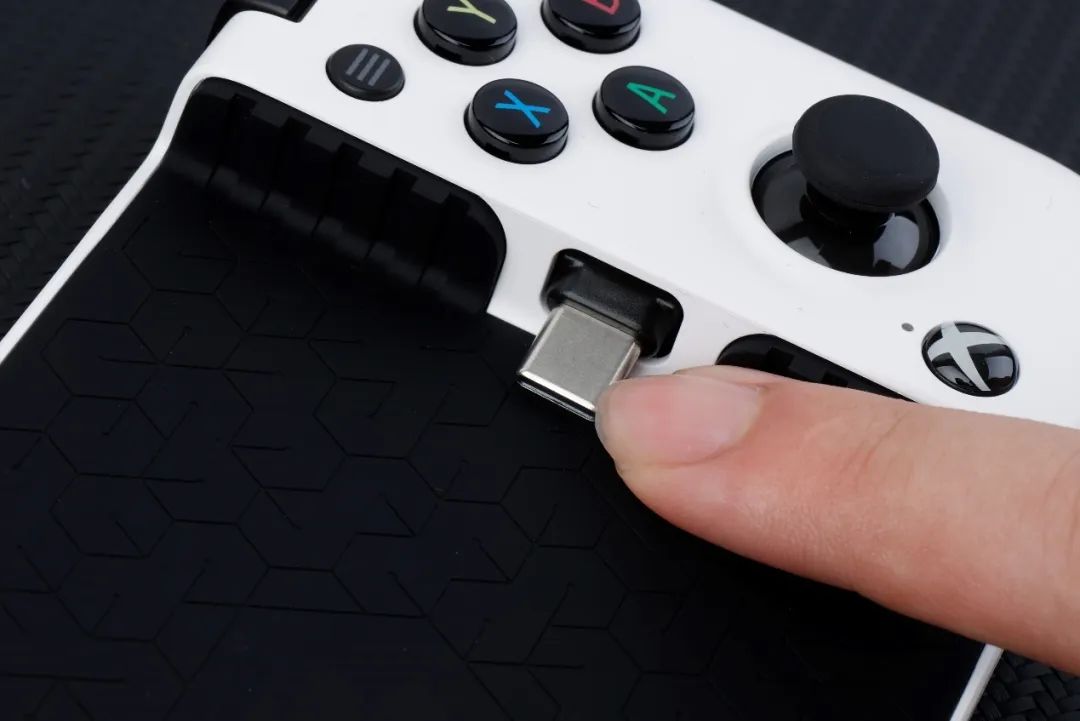 球球大作战用手柄玩_盖世小鸡X2 Pro手柄_X2 Pro-Xbox定制版手柄评测