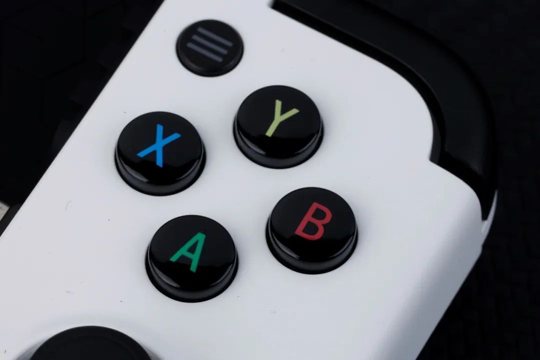 盖世小鸡X2 Pro手柄_球球大作战用手柄玩_X2 Pro-Xbox定制版手柄评测