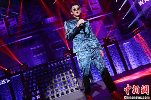 吴亦凡制作人公演新单曲6_中国有嘻哈命运之门环节_中国有嘻哈第六期在线