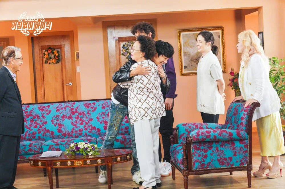 文艺评论 | 二十年后，还能有哪个剧组重聚，能让我们心潮澎湃？