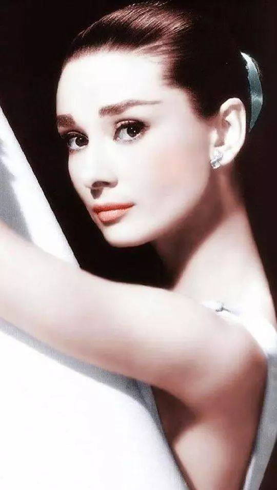 美国afi百年来最伟大女演员_好莱坞黄金时代 女星 永恒经典