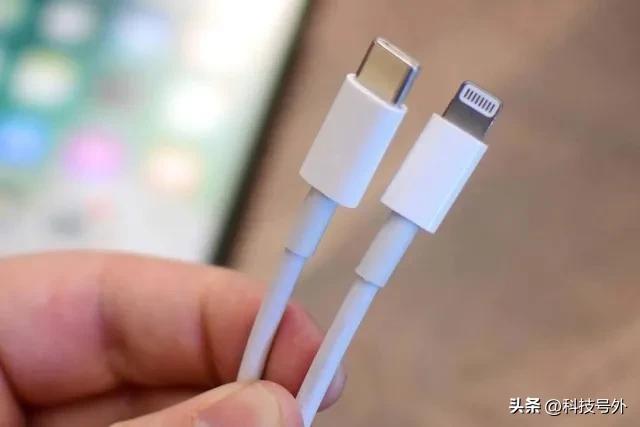 iPhone 15 切换到 USB-C 配件认证问题_苹果手机数据线传文件_iPhone 15 USB-C MFi 认证配件限制功能