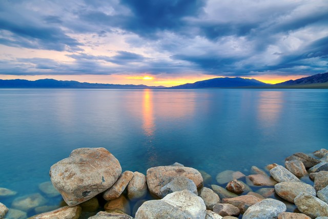 AI写小说工具推荐_文章相似度检测软件_手机AI写小说软件