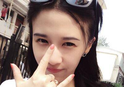 网红papi酱首单广告拍出2200万_网红创业价值_Papi酱2200万广告拍卖