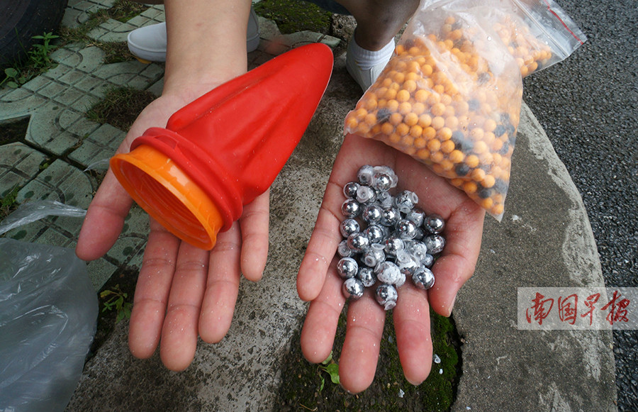 两股过顶卡球弹弓实战效果_口袋弹弓 危险儿童玩具 网购儿童玩具