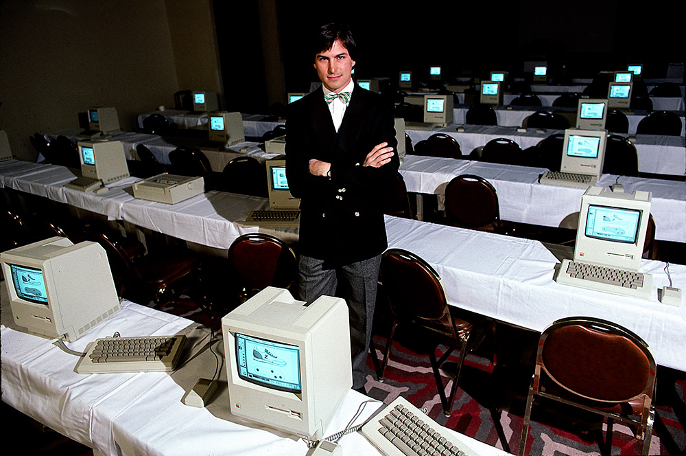 史蒂夫·乔布斯生平照片_乔布斯早期创业历程_乔布斯图片掌握了个人电脑的趋势