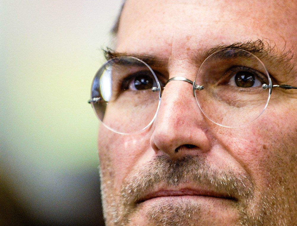 史蒂夫·乔布斯生平照片_乔布斯早期创业历程_乔布斯图片掌握了个人电脑的趋势