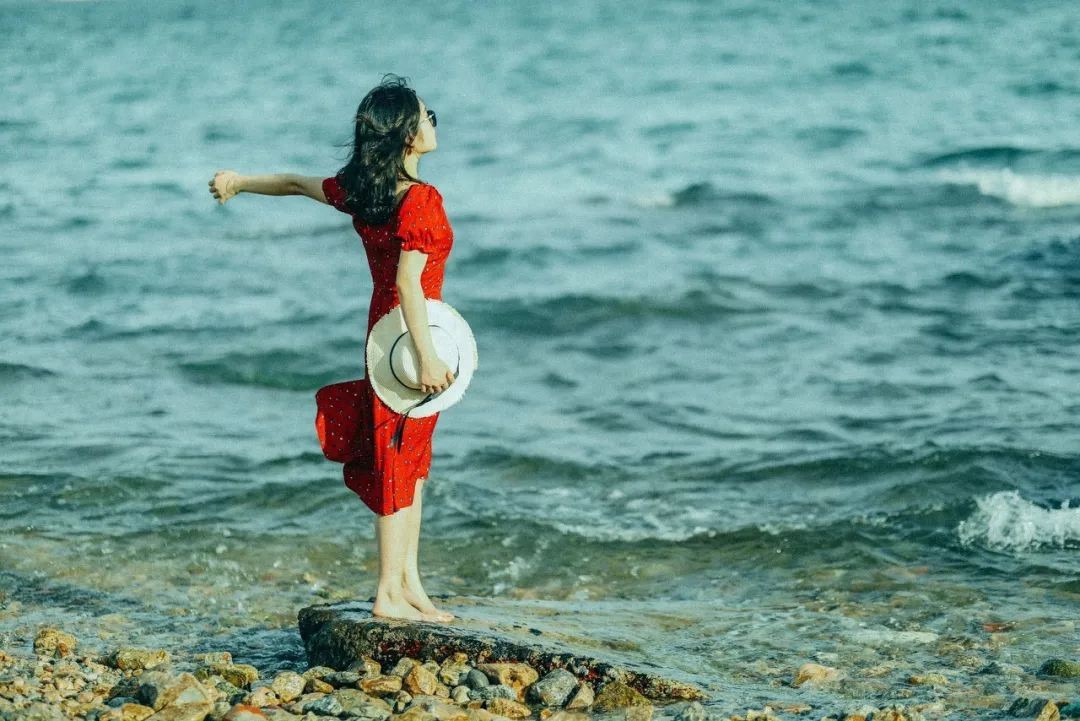 扔掉负累轻装前行_以极简方式过一生下载_极简生活高质量人生