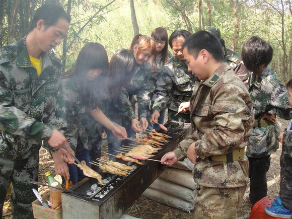 拓展训练1到30图片答案_野外拓展训练体验_团队拓展训练活动