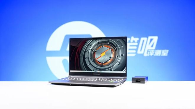 大学生游戏本推荐_机械革命极光15评测_买游戏本 不要台式