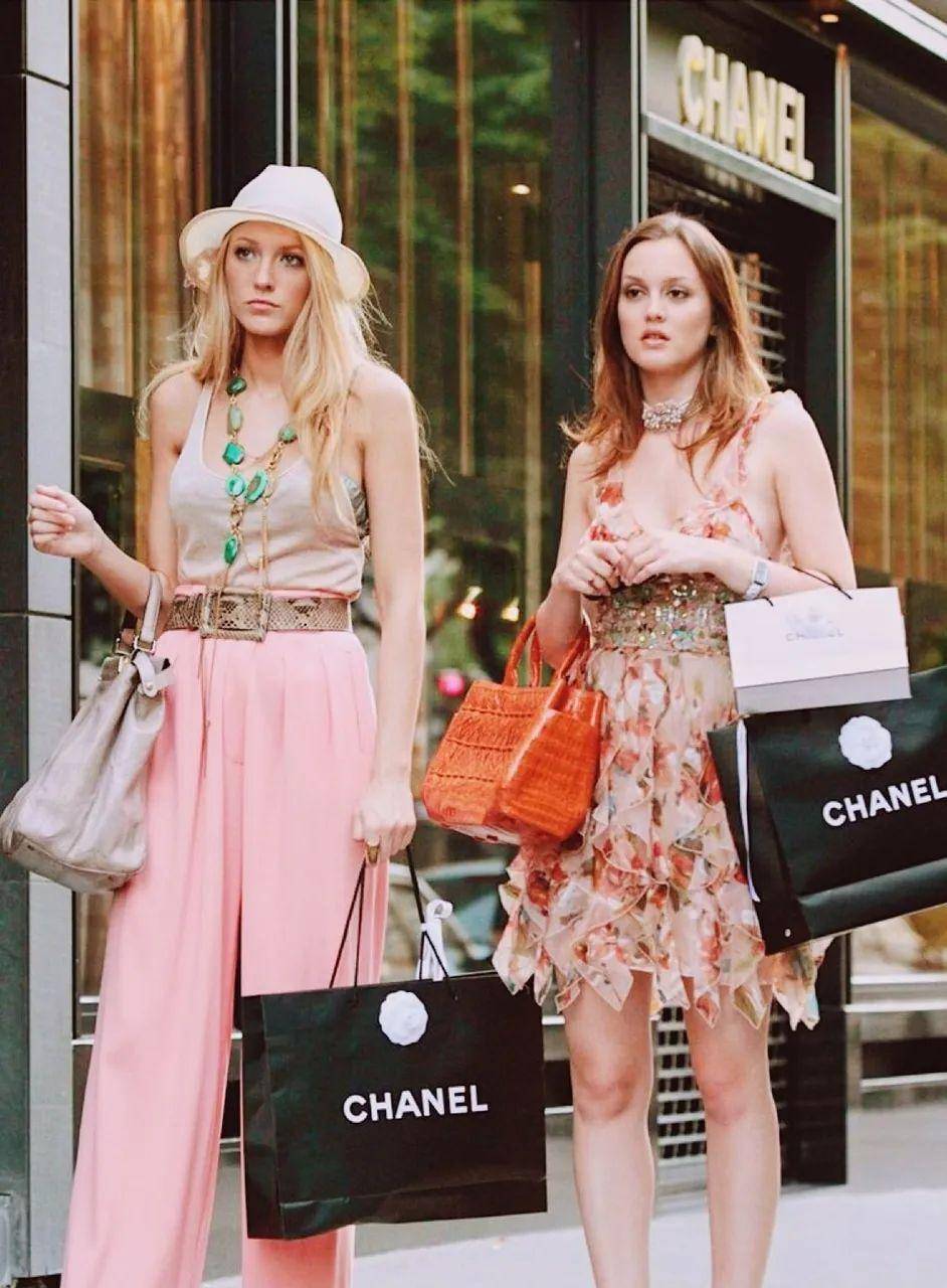 社交媒体影响年轻群体_绯闻女孩william是谁_新版绯闻女孩剧情设定