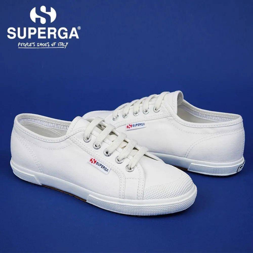 新版绯闻女孩剧情设定_绯闻女孩william是谁_社交媒体影响年轻群体