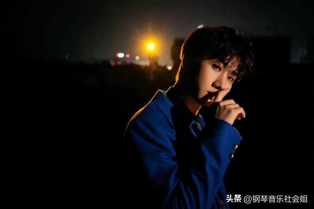 华语乐坛歌手粉丝量排名_中国歌手人气排名张杰_周杰伦薛之谦林俊杰邓紫棋粉丝量对比