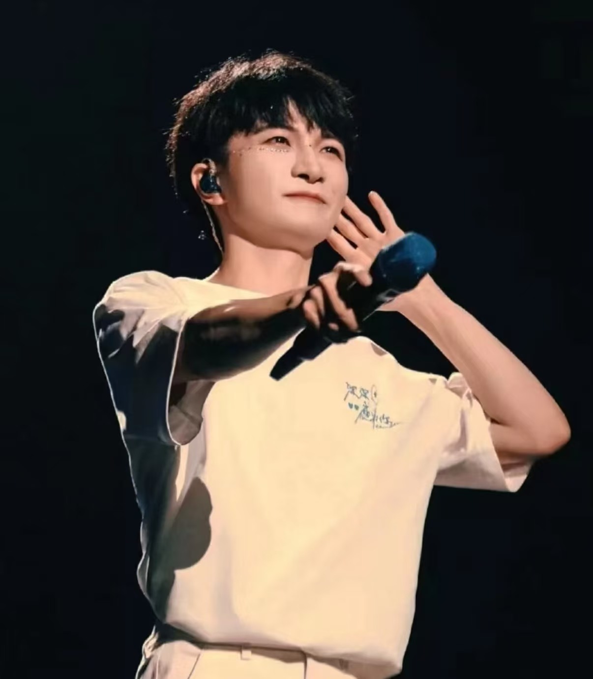 中国歌手人气排名张杰_华语乐坛十大男歌手盘点_华语乐坛男歌手实力排名