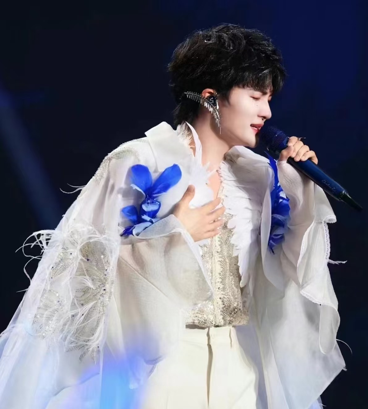 华语乐坛男歌手实力排名_华语乐坛十大男歌手盘点_中国歌手人气排名张杰