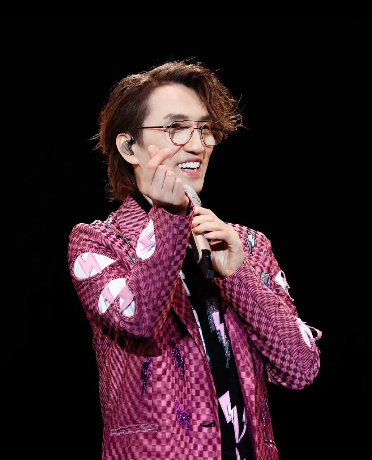 中国歌手人气排名张杰_华语乐坛十大男歌手盘点_华语乐坛男歌手实力排名