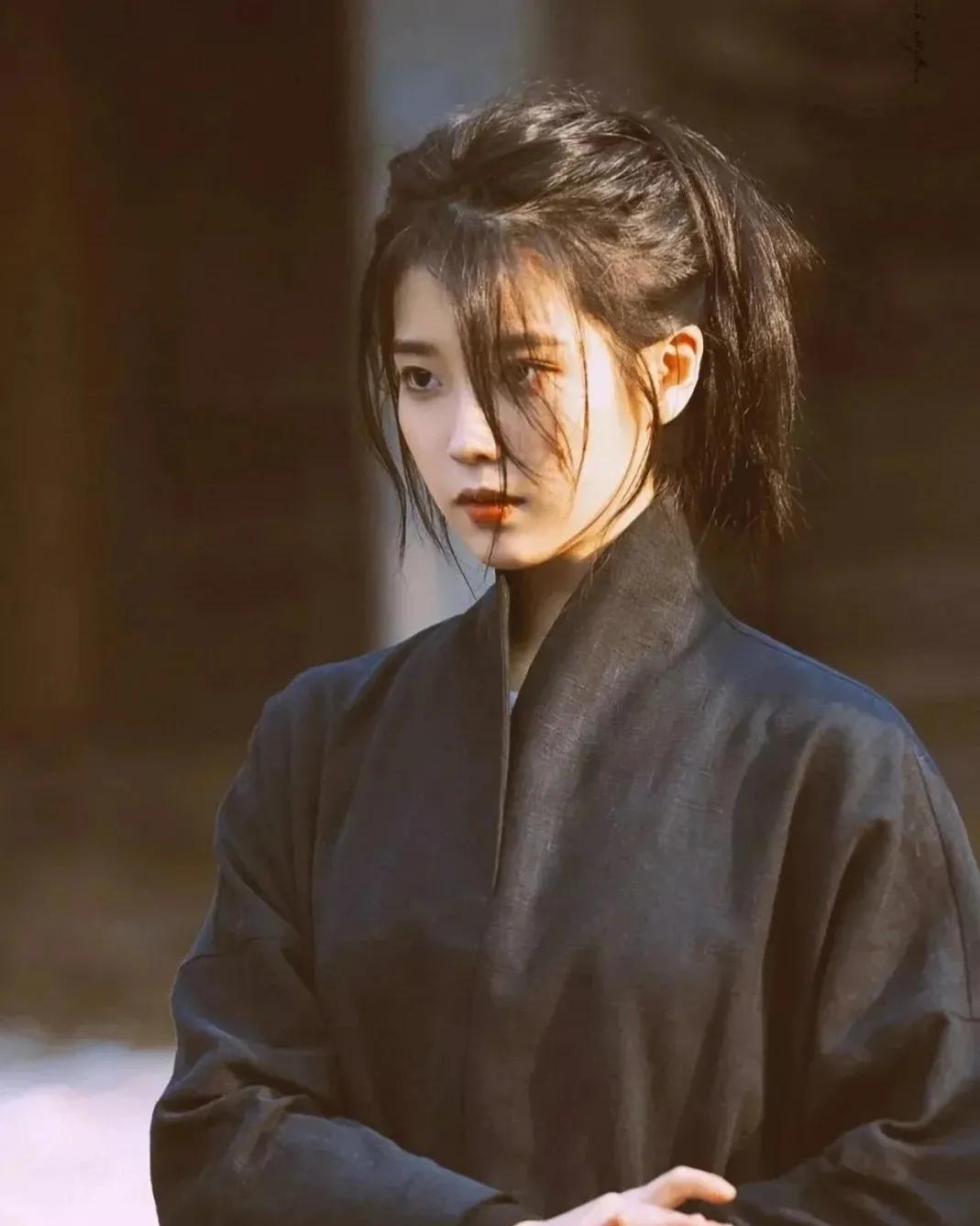 制作人iu好可怜?_IU为什么叫IU_IU个人资料