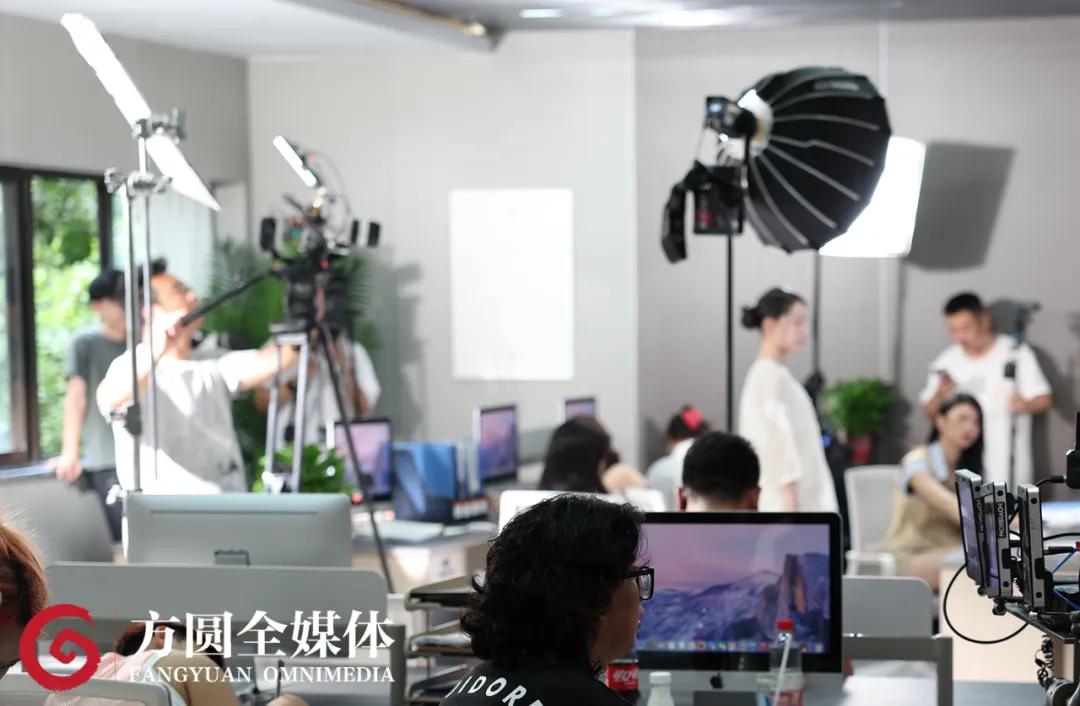 女主播直播间带货微短剧被抓_微短剧素材完整版课程网盘链接_求个百度云账号看片