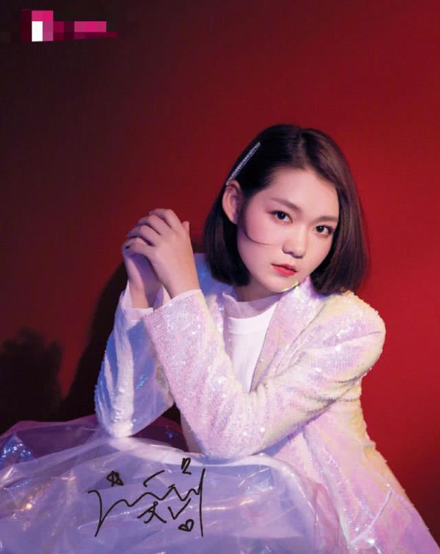 火箭少女c位海报_火箭少女新海报 孟美岐吴宣仪高冷气质 杨超越段奥娟yamy赖美云紫宁sunnee李紫婷傅菁徐梦洁