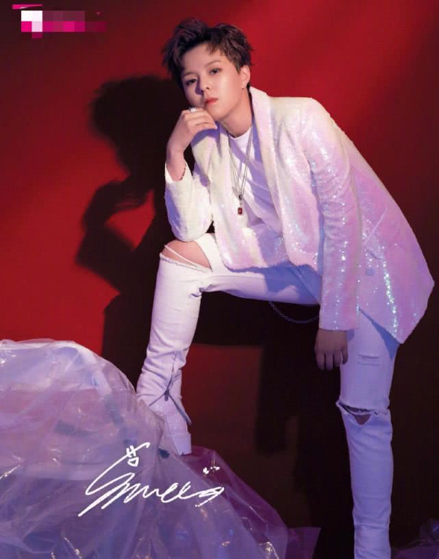 火箭少女c位海报_火箭少女新海报 孟美岐吴宣仪高冷气质 杨超越段奥娟yamy赖美云紫宁sunnee李紫婷傅菁徐梦洁