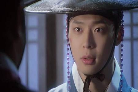 朴有天复出遭旧爱回怼,网友:黄荷娜,劝你善良